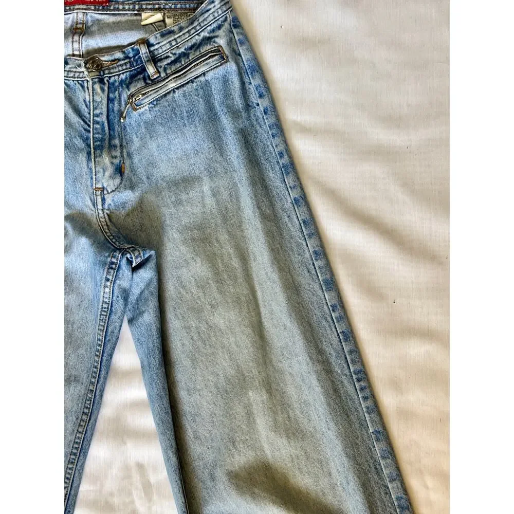 Vintage 1990s Unionbay Blue Denim Jeans Size 7 Mid rise Loose Fit Light Wash